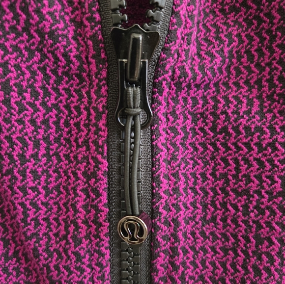 ✨️Like New✨️ Lululemon define jacket, houndstooth pattern - Picture 6 of 8